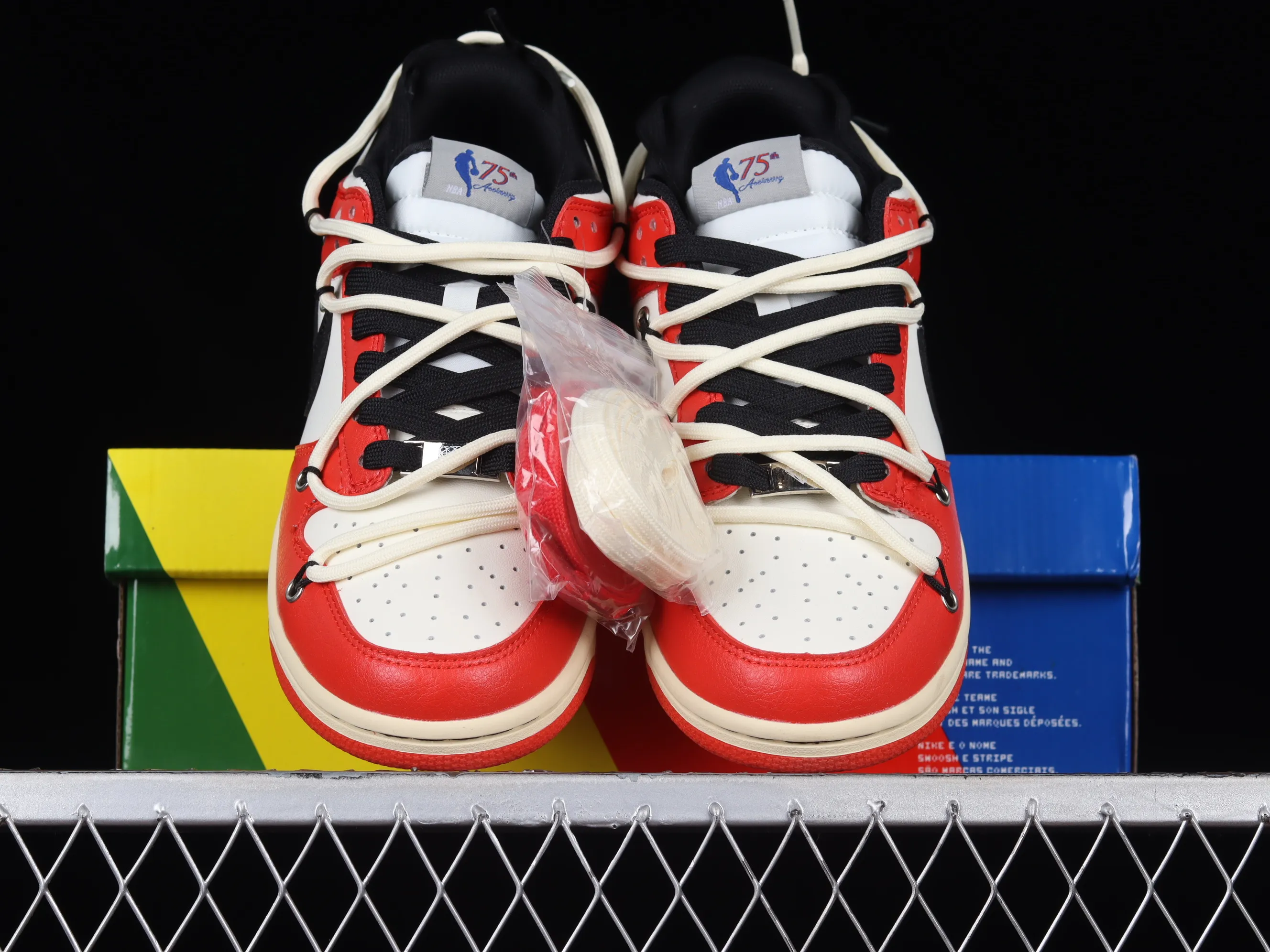 All Categories Nk SB Dunk Series Nk SB Dunk Low Low-top sneakers Nk Dunk Low Buddhist Heart Sutra Chicago Customized version of deconstructed strap casual sneakers DD3363-100
